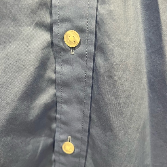GAP Non-Iron blue button down - Picture 6 of 8